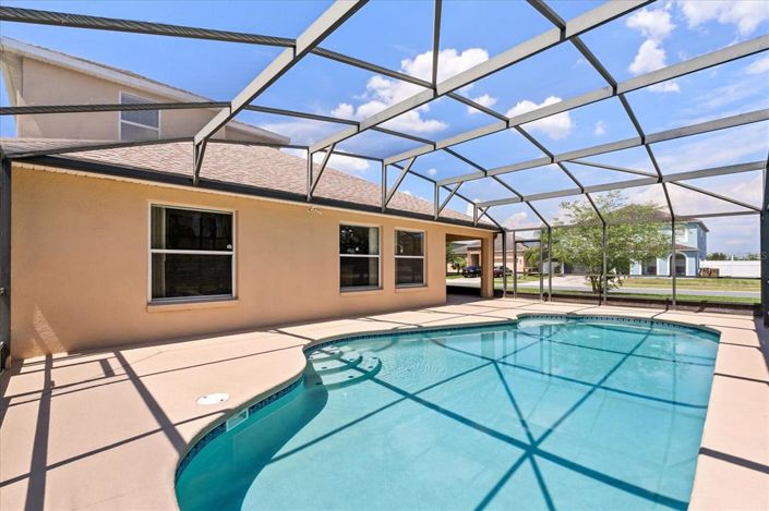 Image No.2-Propriété de 4 chambres à vendre à Kissimmee