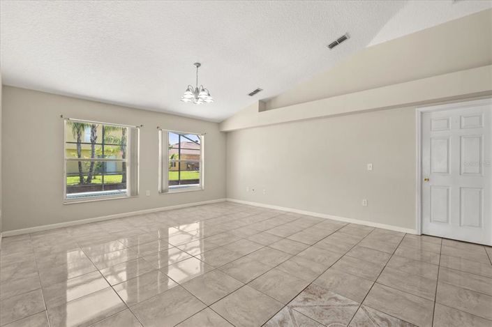 Image No.6-Propriété de 4 chambres à vendre à Kissimmee