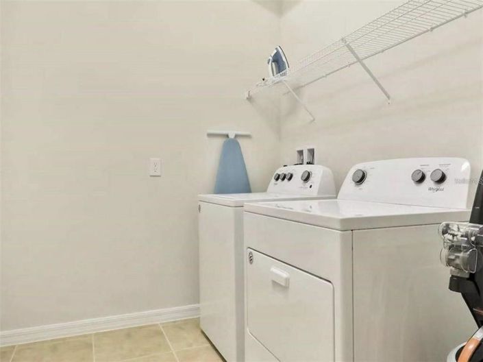 Image No.15-9 Bed Property for sale