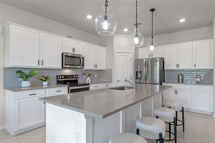 Image No.11-4 Bed Property for sale