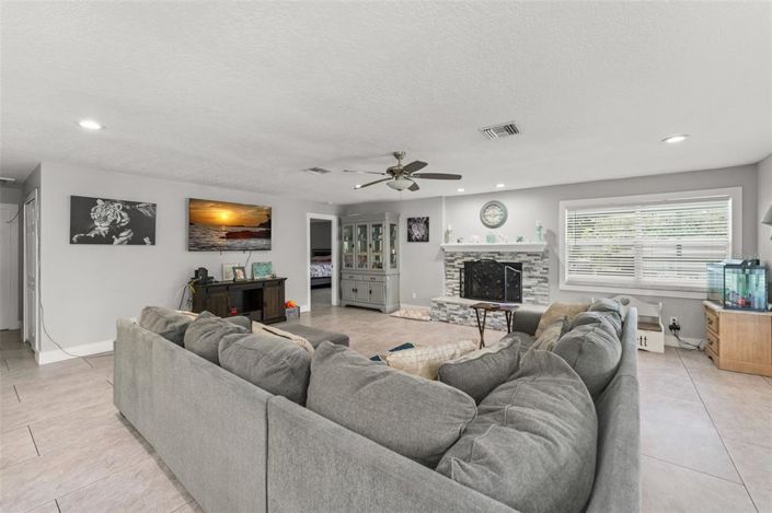 Image No.11-3 Bed Property for sale