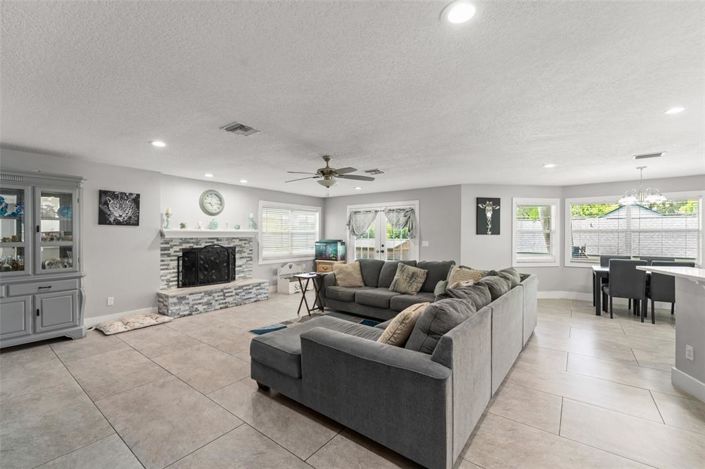 Image No.12-3 Bed Property for sale