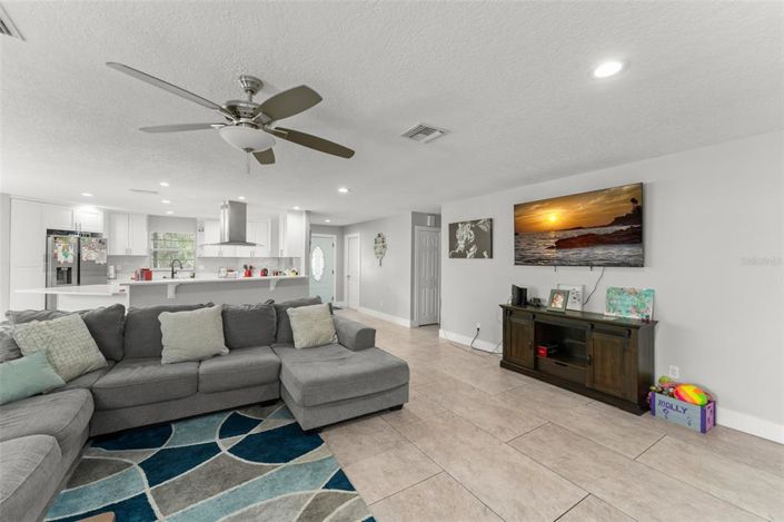 Image No.14-3 Bed Property for sale