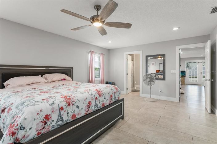 Image No.22-3 Bed Property for sale