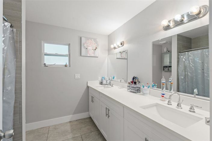 Image No.25-3 Bed Property for sale