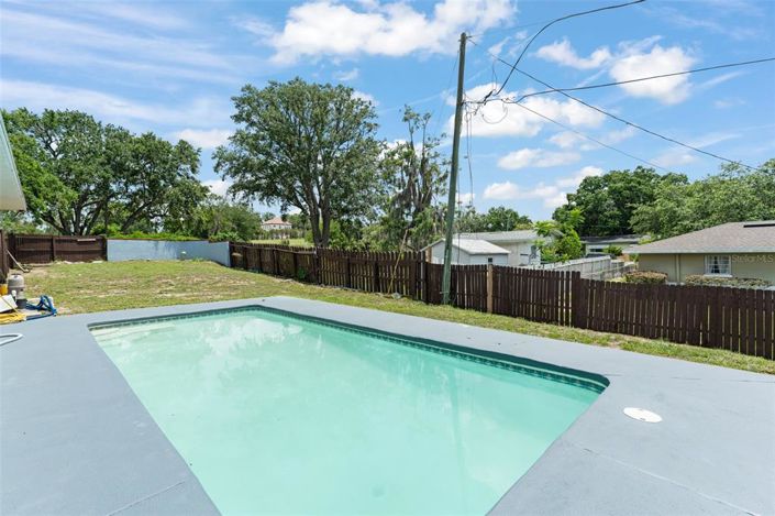 Image No.31-3 Bed Property for sale