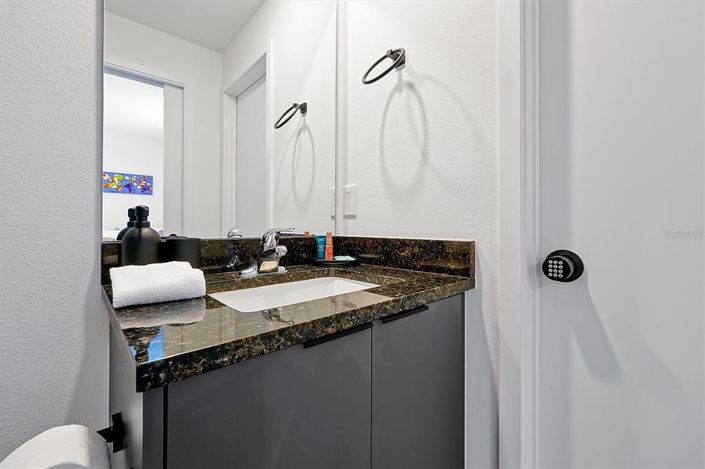 Image No.41-3 Bed Townhouse for sale