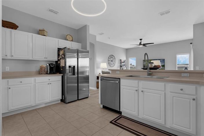 Image No.19-3 Bed Property for sale