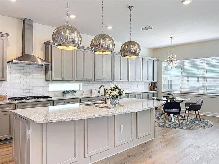 Image No.20-5 Bed Property for sale