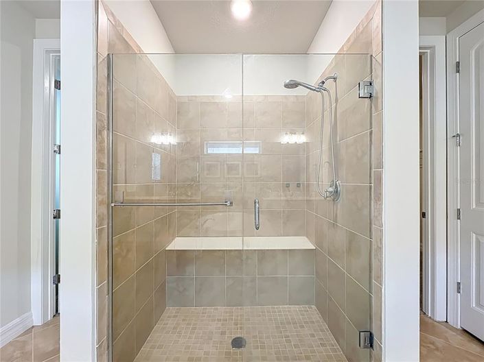 Image No.40-5 Bed Property for sale