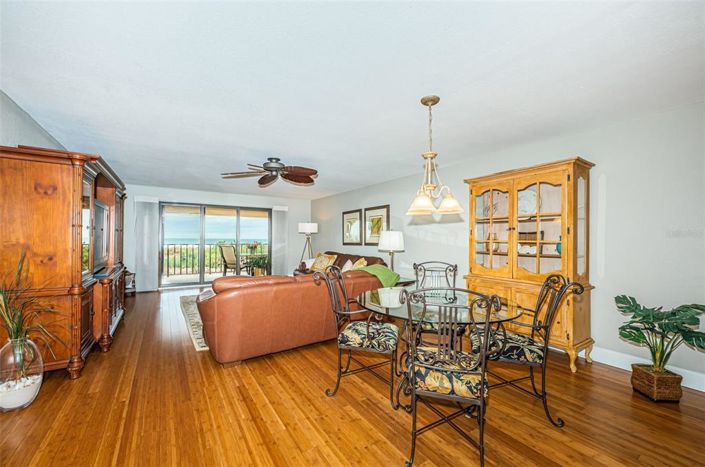 Image No.11-2 Bed Property for sale