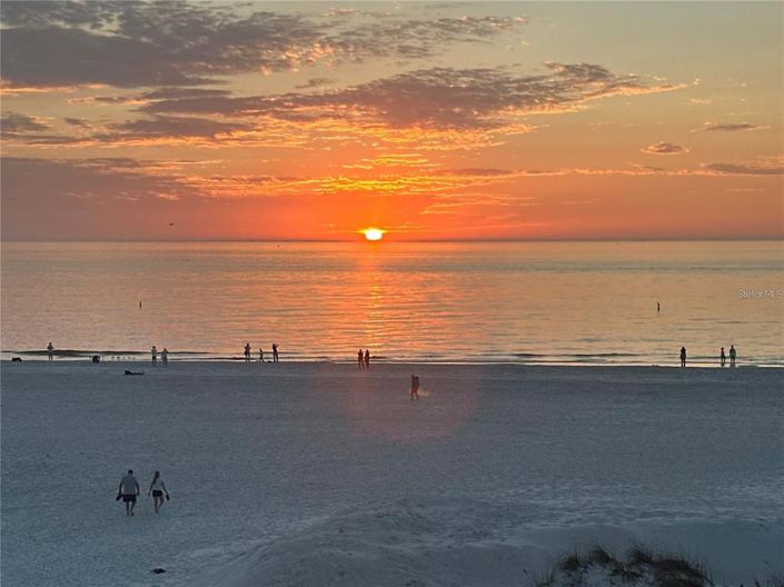 Image No.43-2 Bed Property for sale