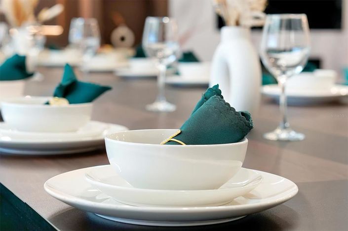 Image No.16-15 Bed Property for sale