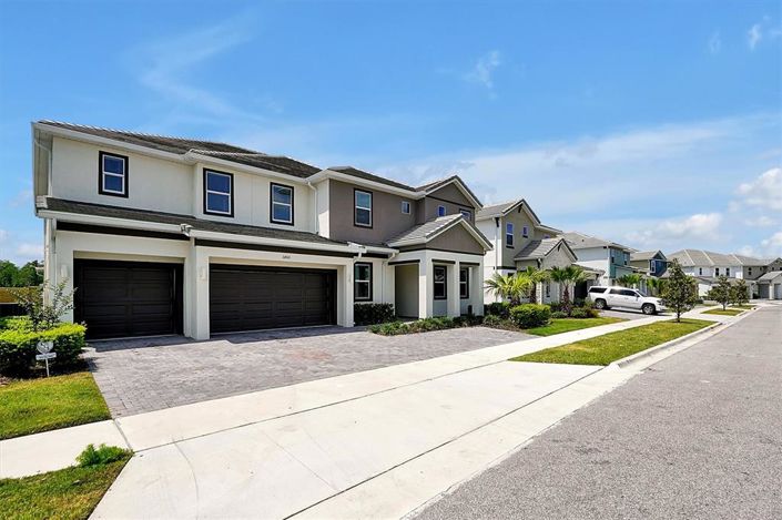 Image No.2-15 Bed Property for sale