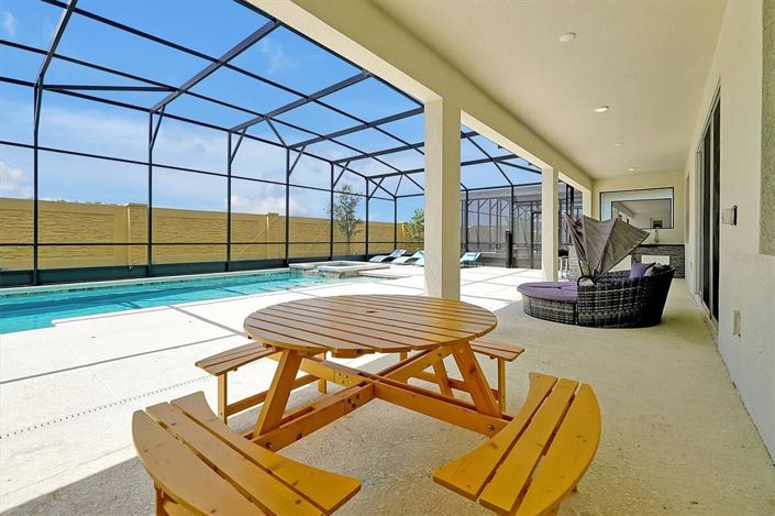 Image No.20-15 Bed Property for sale