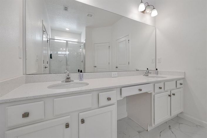 Image No.47-15 Bed Property for sale