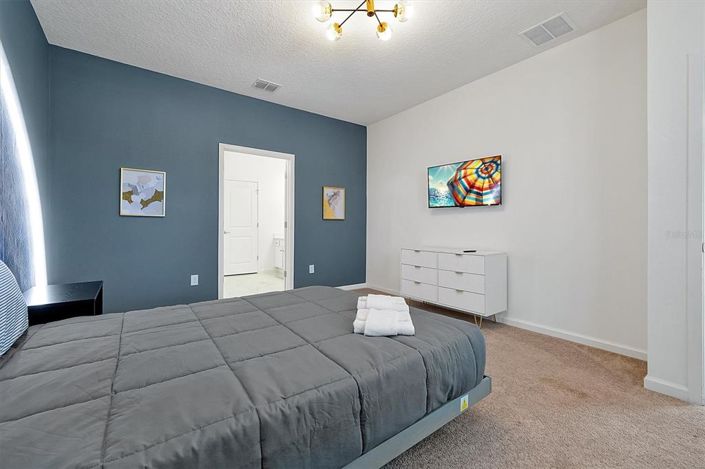 Image No.50-15 Bed Property for sale