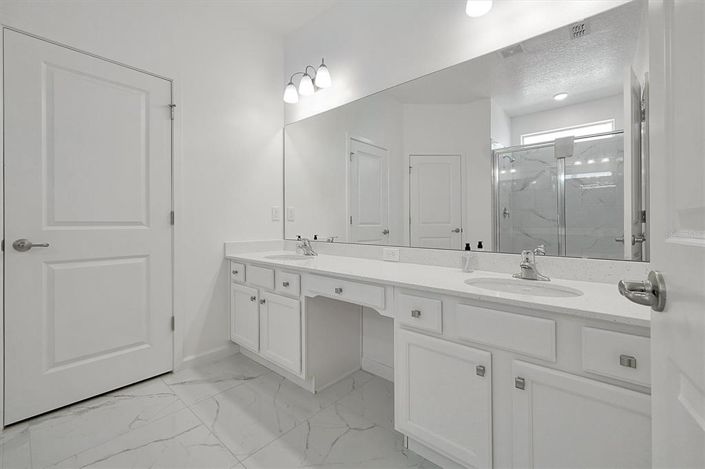 Image No.52-15 Bed Property for sale