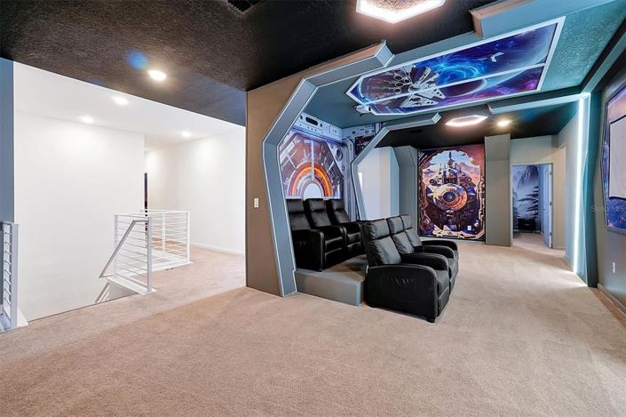 Image No.54-15 Bed Property for sale