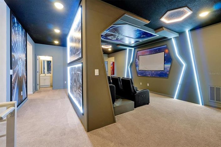 Image No.56-15 Bed Property for sale