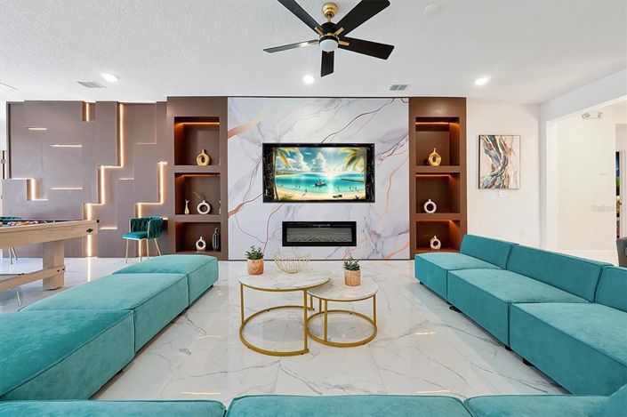 Image No.6-15 Bed Property for sale