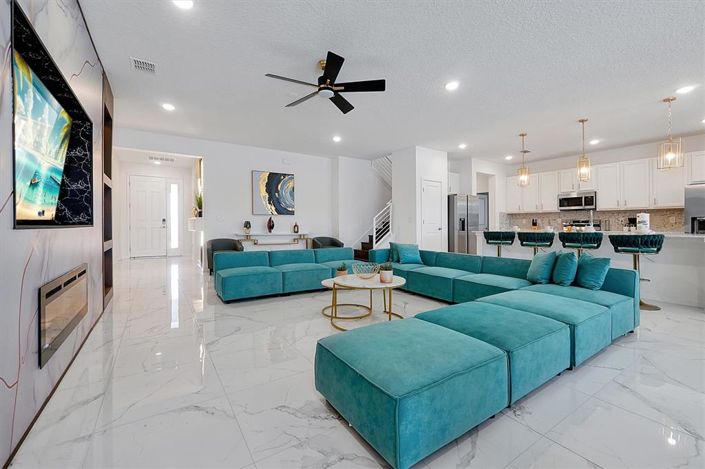 Image No.7-15 Bed Property for sale