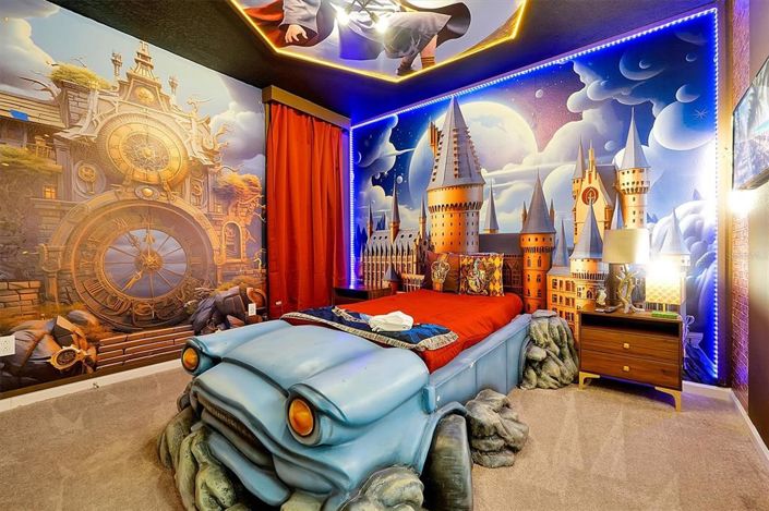 Image No.71-15 Bed Property for sale