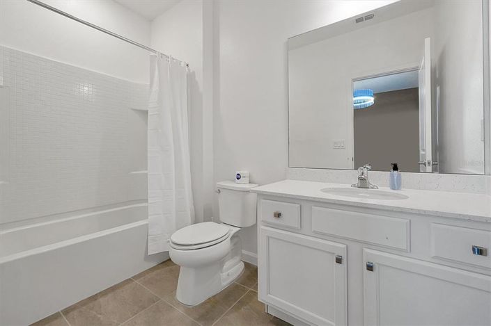 Image No.81-15 Bed Property for sale