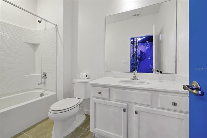 Image No.85-15 Bed Property for sale