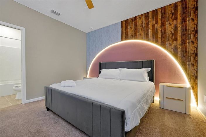 Image No.90-15 Bed Property for sale