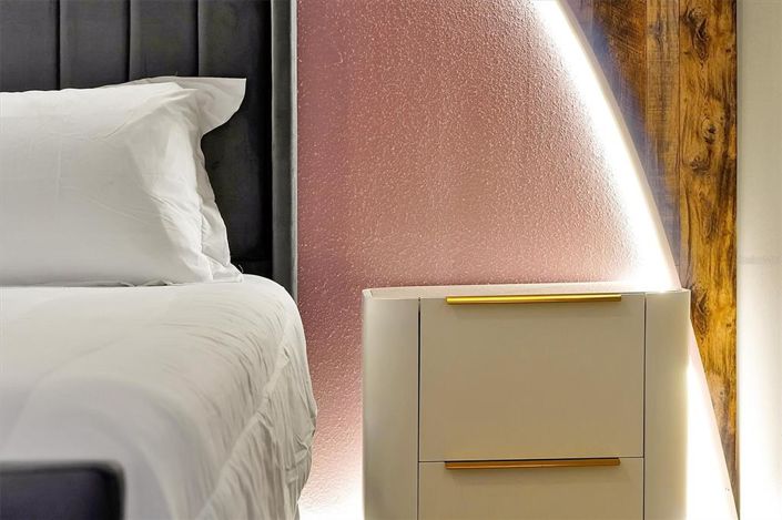 Image No.91-15 Bed Property for sale