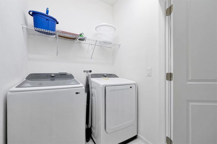 Image No.94-15 Bed Property for sale