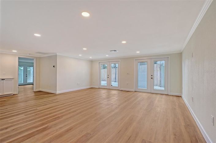 Image No.17-2 Bed Property for sale