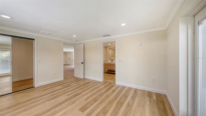 Image No.21-2 Bed Property for sale