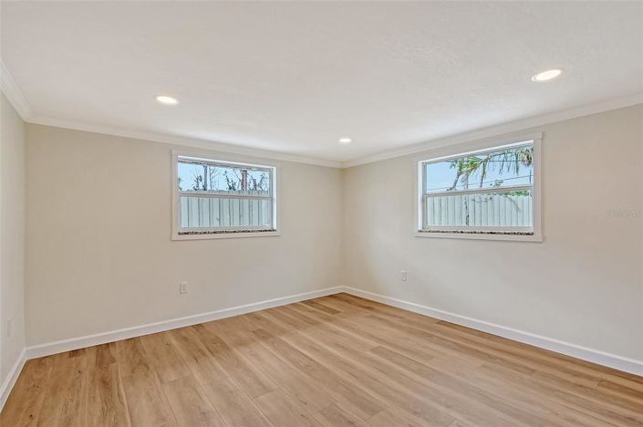 Image No.26-2 Bed Property for sale