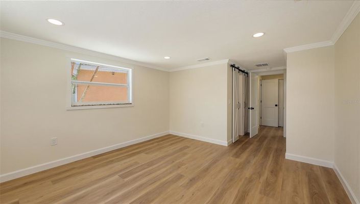 Image No.28-2 Bed Property for sale