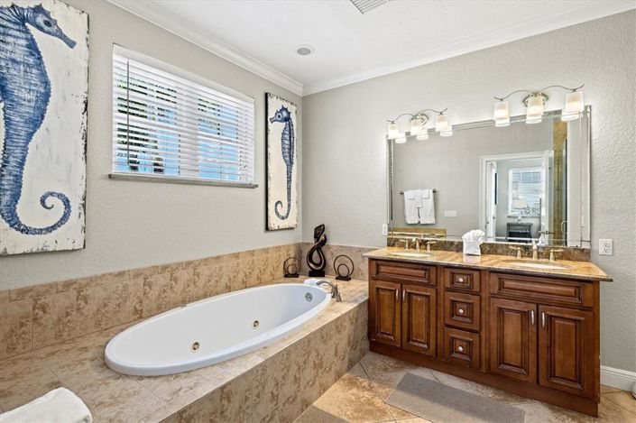 Image No.26-4 Bed Property for sale