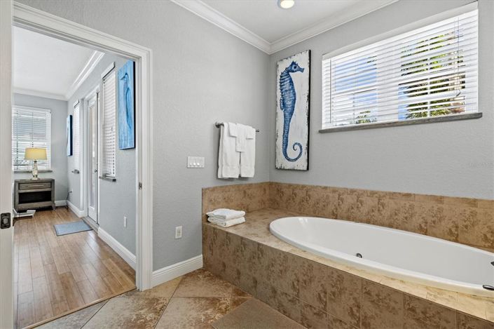 Image No.28-4 Bed Property for sale