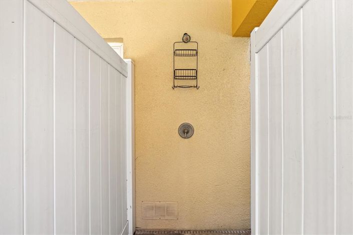 Image No.53-4 Bed Property for sale