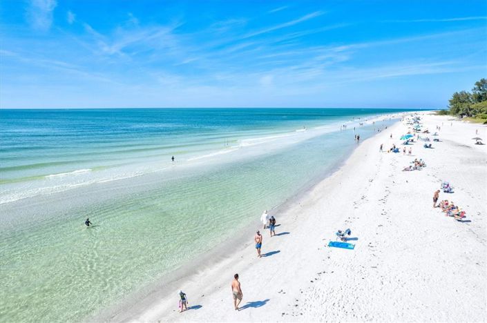 Image No.65-4 Bed Property for sale