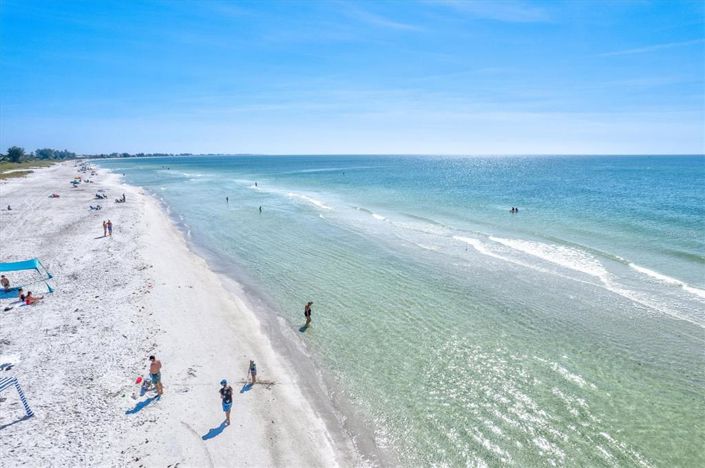 Image No.66-4 Bed Property for sale