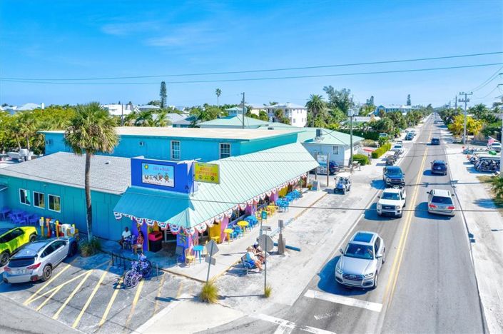 Image No.87-4 Bed Property for sale