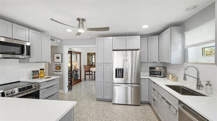 Image No.12-3 Bed Property for sale