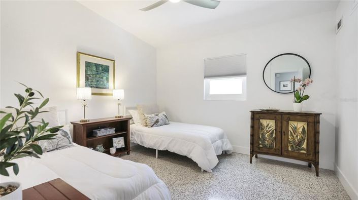 Image No.26-3 Bed Property for sale