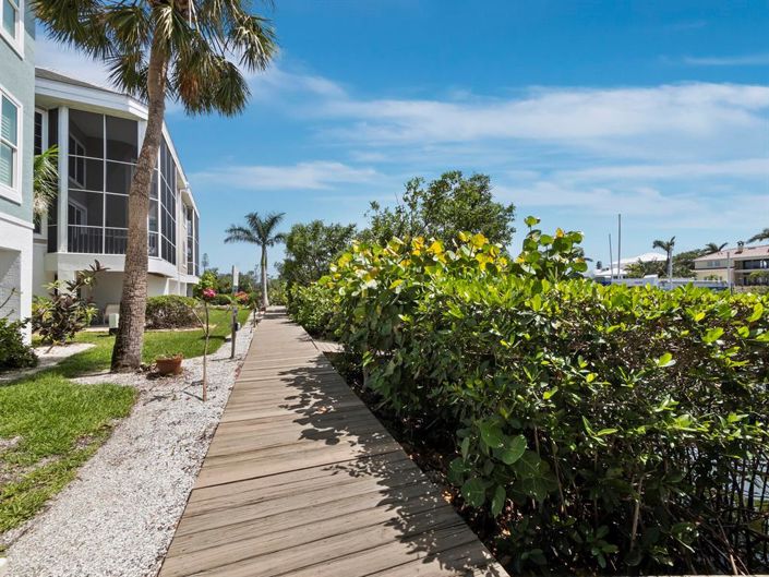 Image No.40-4 Bed Property for sale