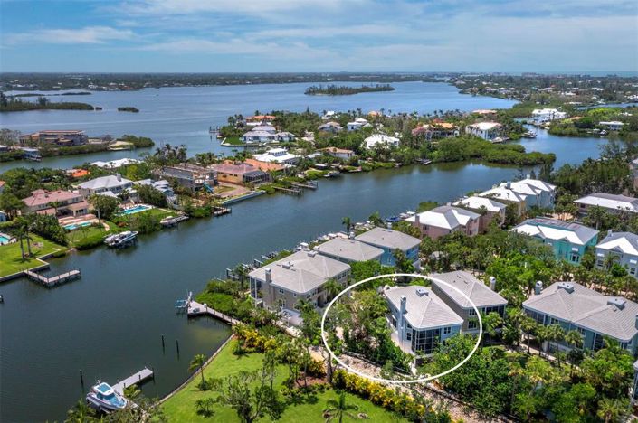 Image No.62-4 Bed Property for sale