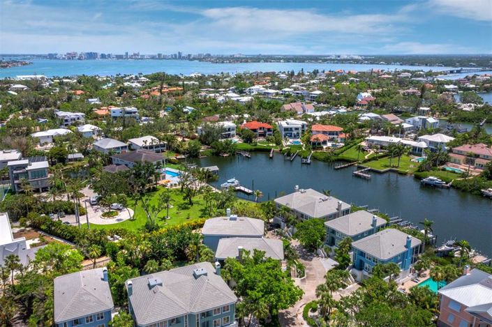 Image No.63-4 Bed Property for sale