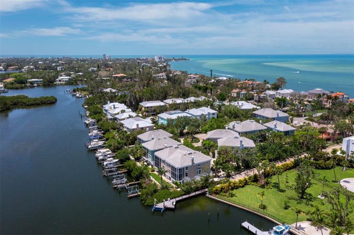 Image No.64-4 Bed Property for sale