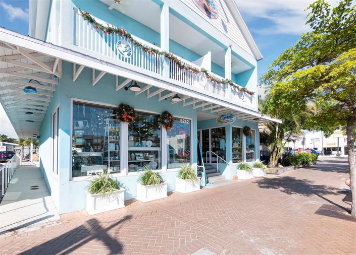 Image No.74-4 Bed Property for sale