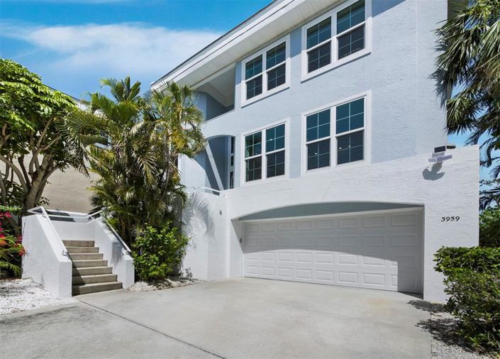 Image No.78-4 Bed Property for sale